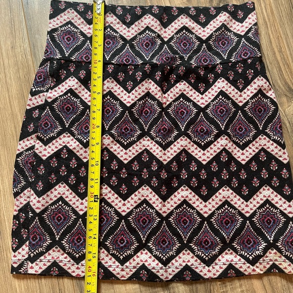 Charlotte Russe Bodycon Skirt - Picture 2 of 5